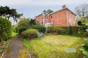 Side gardens- click for photo gallery